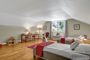Seattle staged Mercer Island Home Child's Bedroom