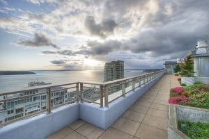 Cristalla condo staged by seattle staged to sell