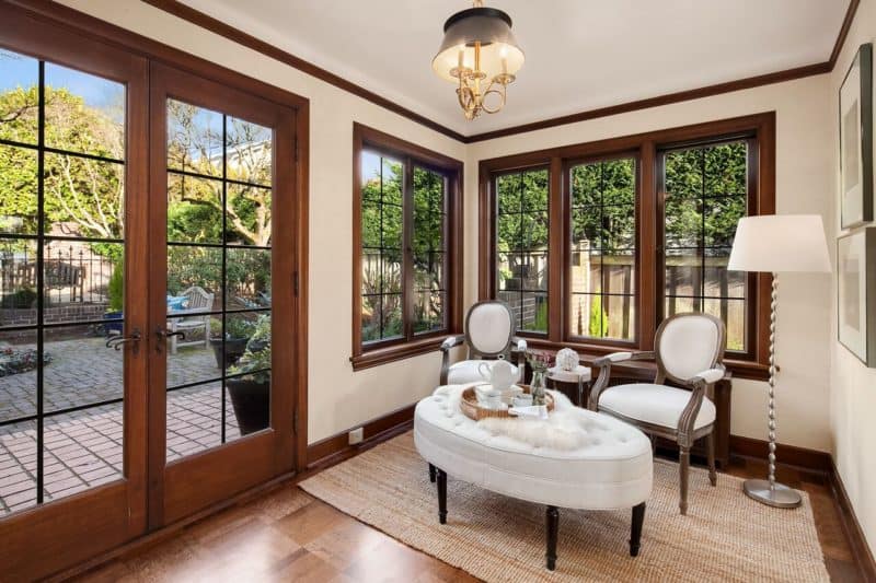 Seattle Highland Drive mansion seating area