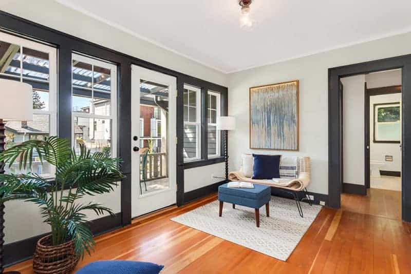 staged seating nook in craftsman home