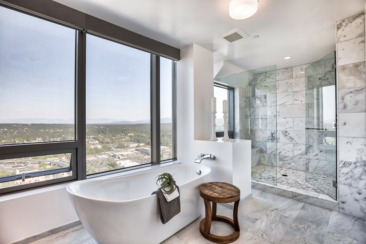 Bathtub vs. Walk-in Shower: What to Consider - Interior Design