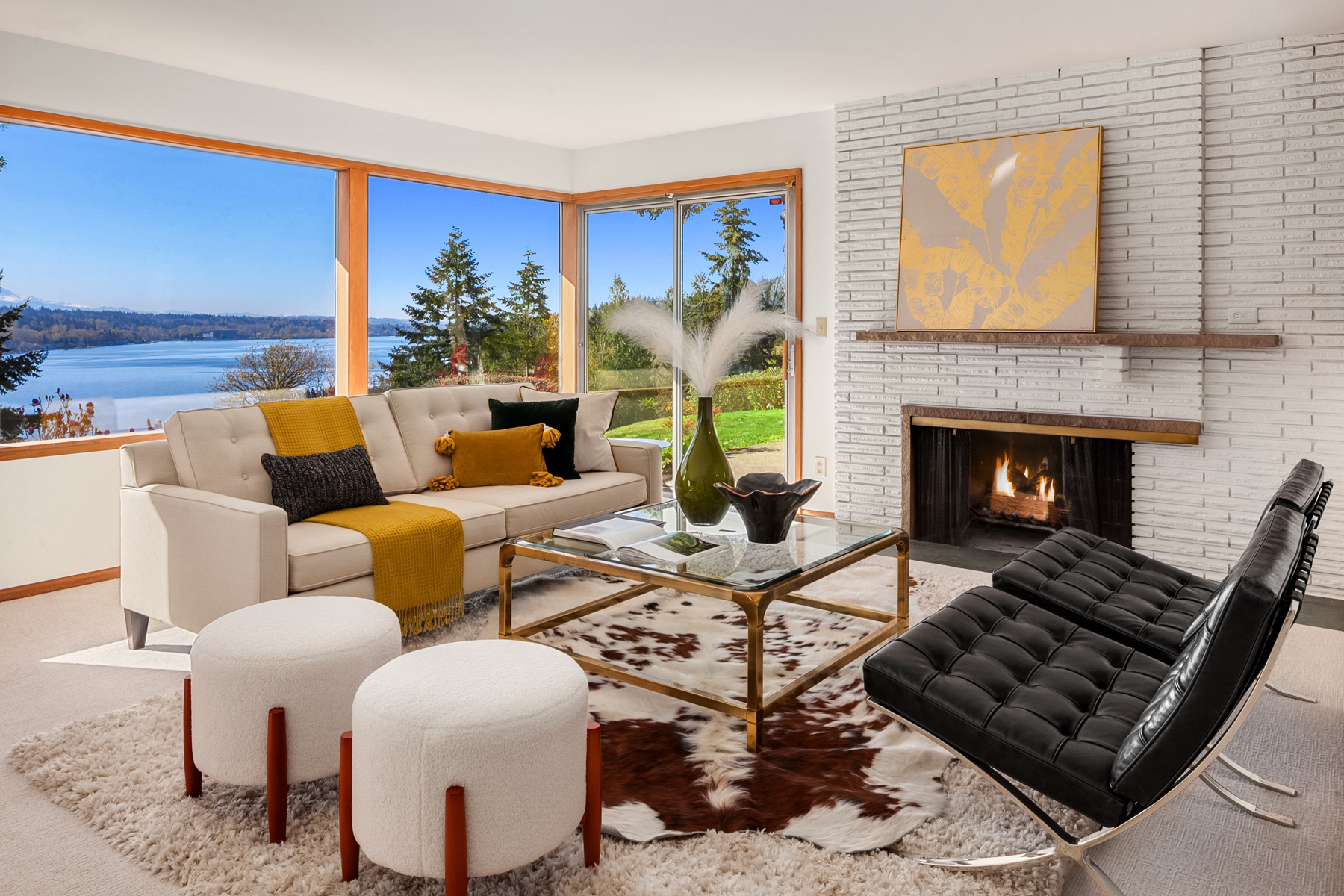 Mid-Century Modern on Shoreclub Drive - Home Feature