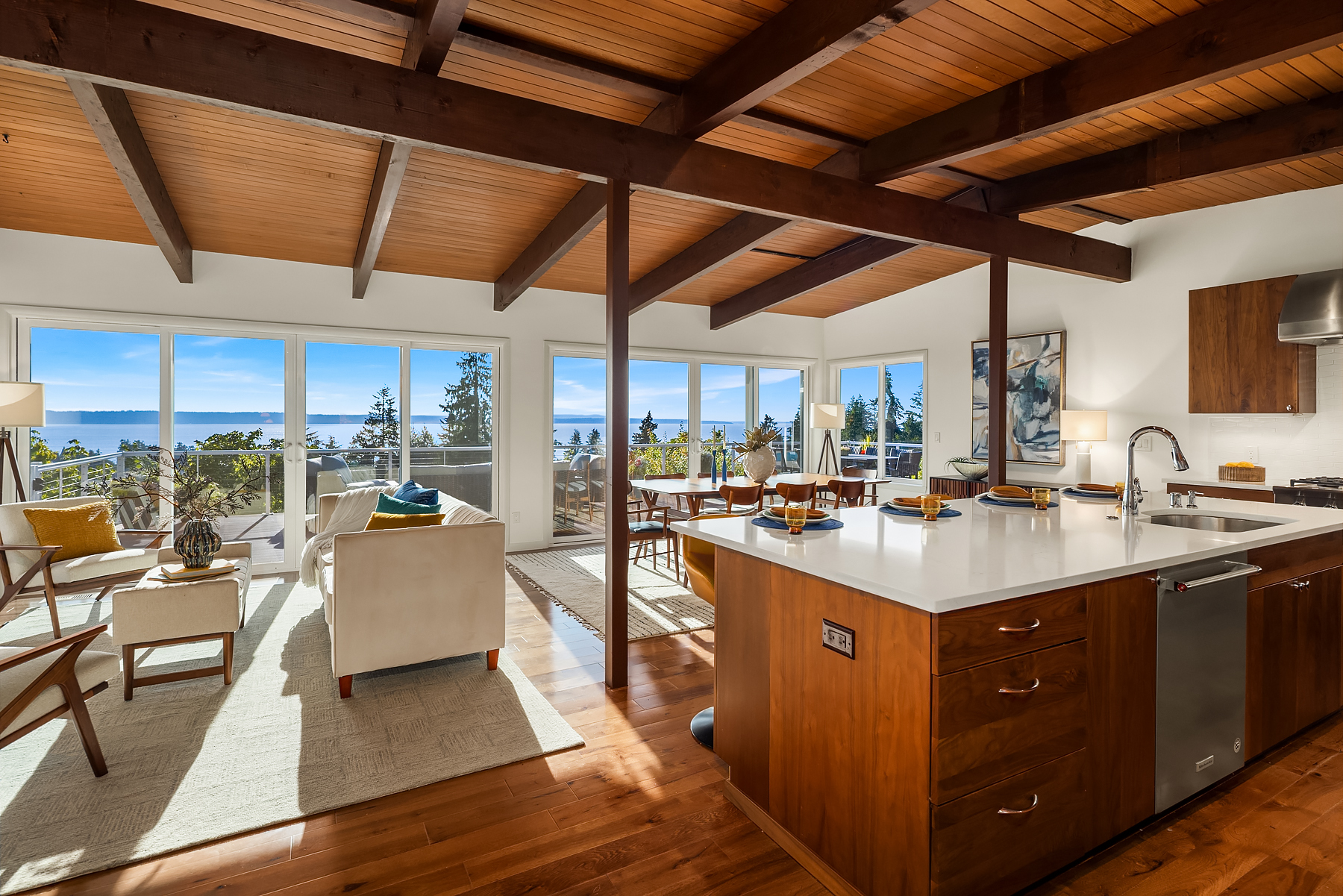 Midcentury Edmonds WA home staging design