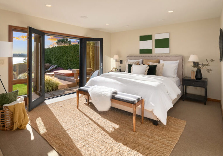 Web_20 Staged bedroom of luxury waterfront home
